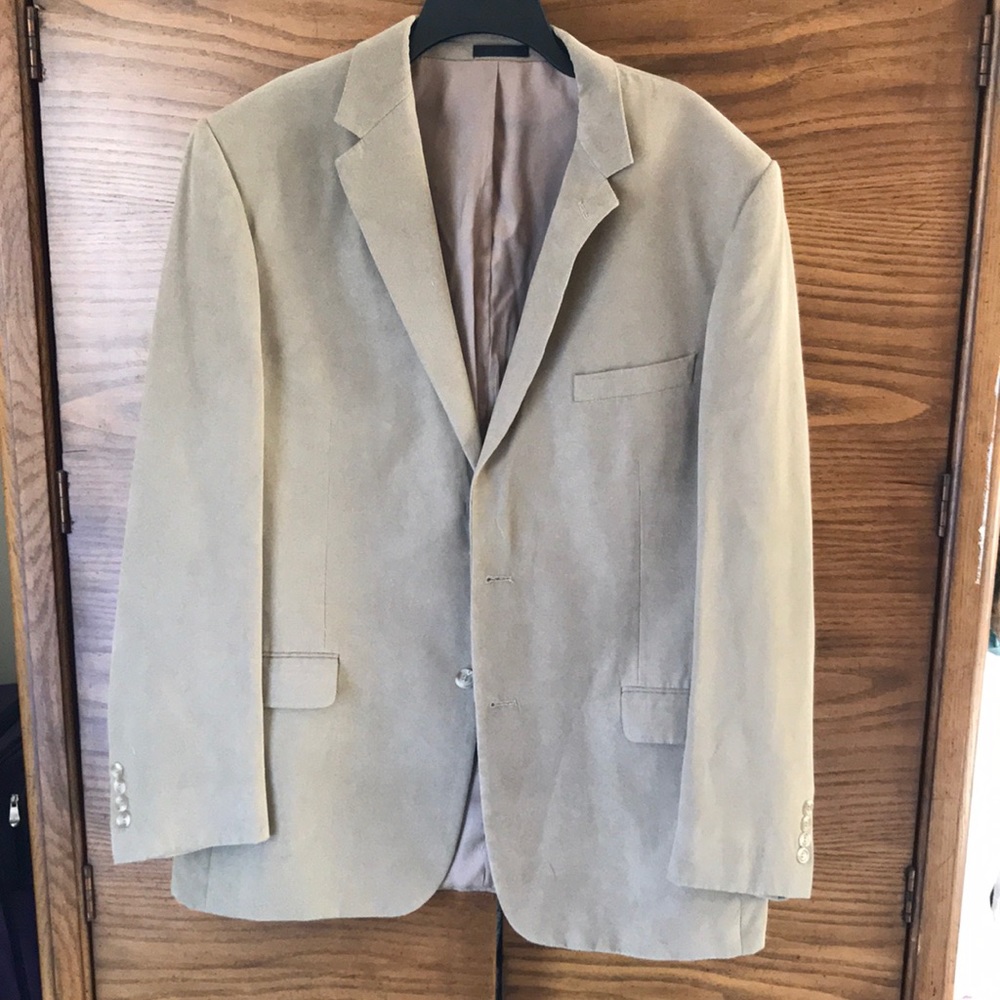 Andrew Fezza beige sport coat